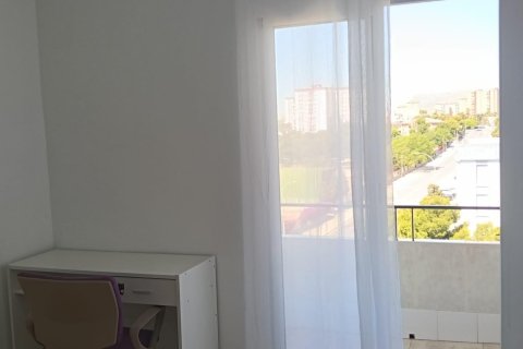Lägenhet för uthyrning i Alicante, Spanien 72 kvm. Nr. 168363 - foto 4