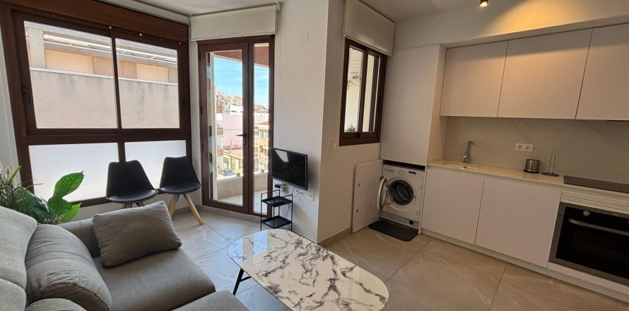 Apartment in Torrevieja, Alicante, Spain 2 bedrooms, 62 sq.m. No. 168362