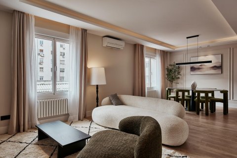 Apartamento en Madrid, España 3 dormitorios, 124 m2 No. 179868