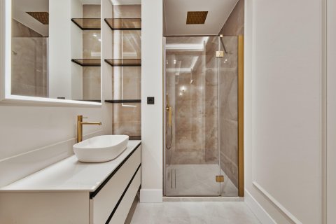 Huoneisto myytävänä Madrid, Espanja, 3 makuuhuonetta, 124 m2 No. 179868 - kuva 27