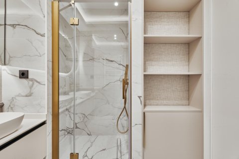 Huoneisto myytävänä Madrid, Espanja, 3 makuuhuonetta, 124 m2 No. 179868 - kuva 21
