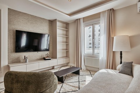 Huoneisto myytävänä Madrid, Espanja, 3 makuuhuonetta, 124 m2 No. 179868 - kuva 3