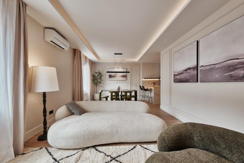 Huoneisto myytävänä Madrid, Espanja, 3 makuuhuonetta, 124 m2 No. 179868 - kuva 2