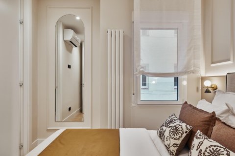Huoneisto myytävänä Madrid, Espanja, 3 makuuhuonetta, 124 m2 No. 179868 - kuva 18