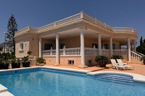 Villa a La Nucia, Alicante, Spagna 7 camere da letto, 600 mq. N° 167767