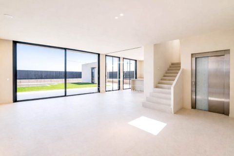 Villa for sale in Sitges, Barcelona, Spain 5 bedrooms, 305 sq.m. No. 164887 - photo 2