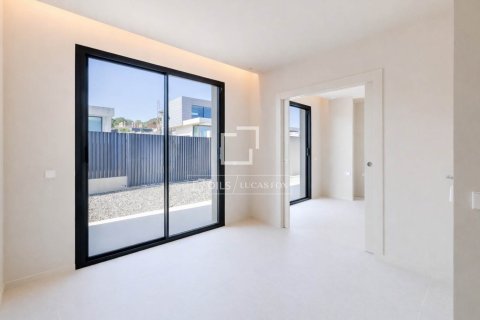 Villa for sale in Sitges, Barcelona, Spain 5 bedrooms, 305 sq.m. No. 164887 - photo 16