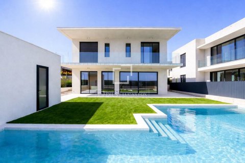 Villa in Sitges, Barcelona, Spain 5 bedrooms, 305 sq.m. No. 164887