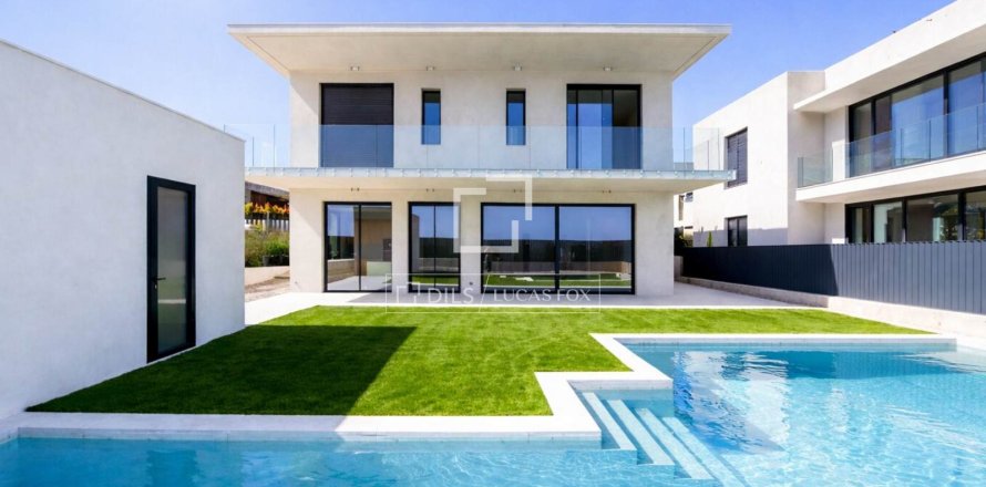 Villa in Sitges, Barcelona, Spain 5 bedrooms, 305 sq.m. No. 164887