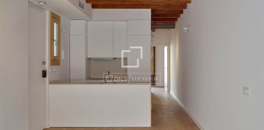 Apartment in Barcelona, Spain 2 bedrooms, 69 sq.m. No. 164889