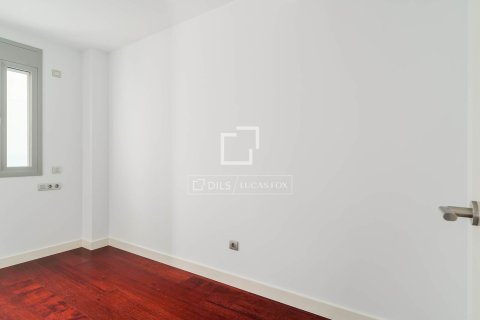 Apartment for sale in Barcelona, Spain 2 bedrooms, 67 sq.m. No. 164890 - photo 16