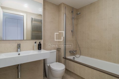 Apartment for sale in Barcelona, Spain 2 bedrooms, 67 sq.m. No. 164890 - photo 20