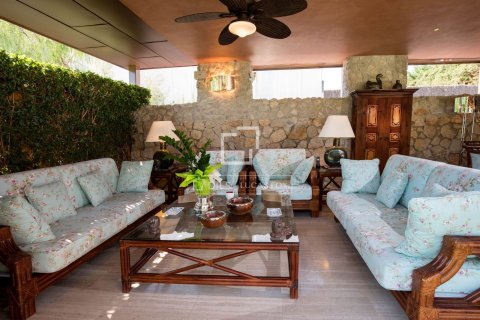 Villa for sale in Sitges, Barcelona, Spain 8 bedrooms, 905 sq.m. No. 164888 - photo 7