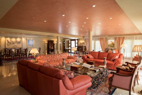 Villa for sale in Sitges, Barcelona, Spain 8 bedrooms, 905 sq.m. No. 164888 - photo 9