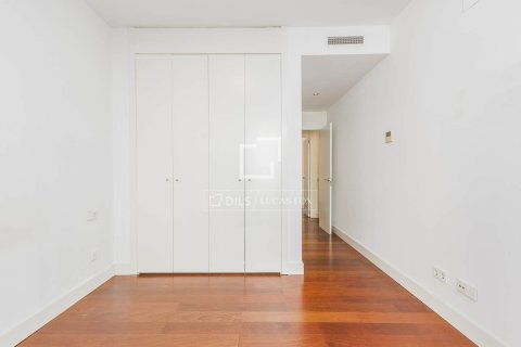 Продажа квартиры в Барселона, Испания 3 спальни, 95м2 №164891 - фото 28