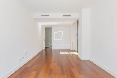 Продажа квартиры в Барселона, Испания 3 спальни, 95м2 №164891 - фото 5