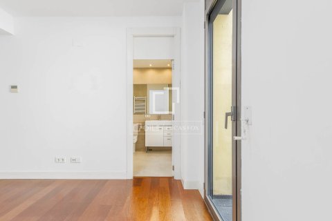 Продажа квартиры в Барселона, Испания 3 спальни, 95м2 №164891 - фото 29