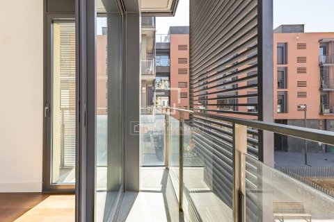 Продажа квартиры в Барселона, Испания 3 спальни, 95м2 №164891 - фото 6