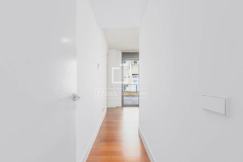 Продажа квартиры в Барселона, Испания 3 спальни, 95м2 №164891 - фото 25