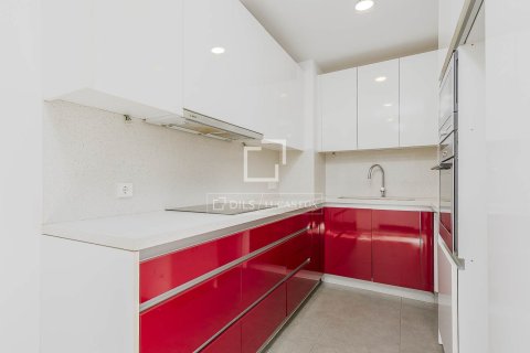 Продажа квартиры в Барселона, Испания 3 спальни, 95м2 №164891 - фото 20