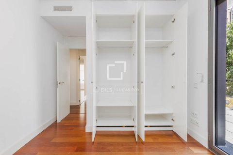 Продажа квартиры в Барселона, Испания 3 спальни, 95м2 №164891 - фото 9