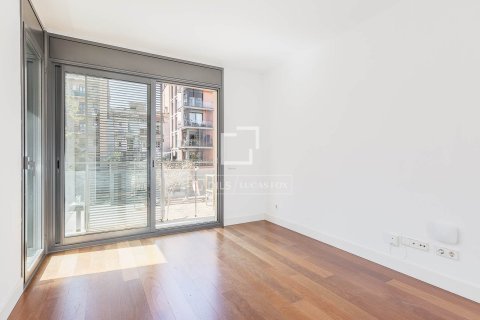 Продажа квартиры в Барселона, Испания 3 спальни, 95м2 №164891 - фото 3