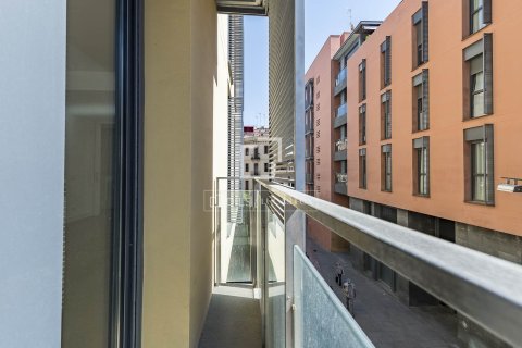 Продажа квартиры в Барселона, Испания 3 спальни, 95м2 №164891 - фото 24