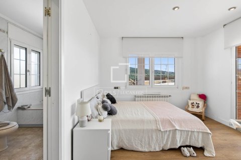 Villa for sale in Argentona, Barcelona, Spain 5 bedrooms, 560 sq.m. No. 164893 - photo 26