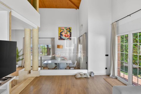 Villa for sale in Argentona, Barcelona, Spain 5 bedrooms, 560 sq.m. No. 164893 - photo 8