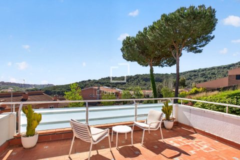 Villa for sale in Argentona, Barcelona, Spain 5 bedrooms, 560 sq.m. No. 164893 - photo 3