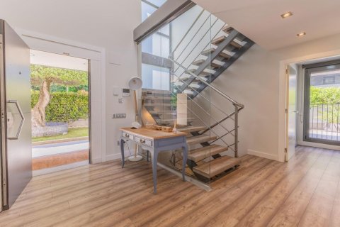 House for sale in Sant Andreu de Llavaneres, Barcelona, Spain 5 bedrooms, 578 sq.m. No. 168478 - photo 11