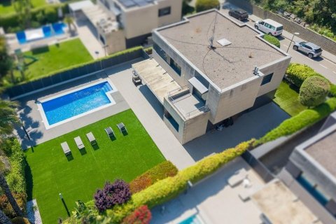 House for sale in Sant Andreu de Llavaneres, Barcelona, Spain 5 bedrooms, 578 sq.m. No. 168478 - photo 3