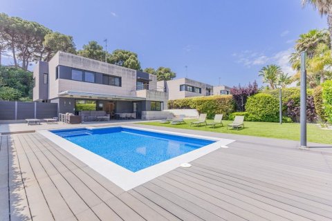 House for sale in Sant Andreu de Llavaneres, Barcelona, Spain 5 bedrooms, 578 sq.m. No. 168478 - photo 9