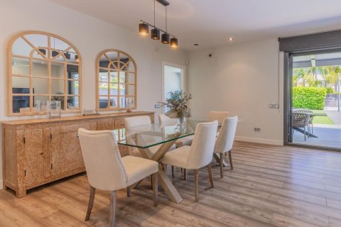 House for sale in Sant Andreu de Llavaneres, Barcelona, Spain 5 bedrooms, 578 sq.m. No. 168478 - photo 12