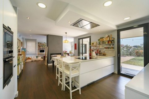 Продажа дома в Тейя, Барселона, Испания 4 спальни, 372м2 №168479 - фото 14