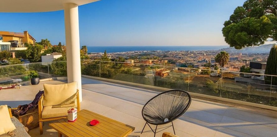 Дом в Испании 5 спален, 450м2 №168481
