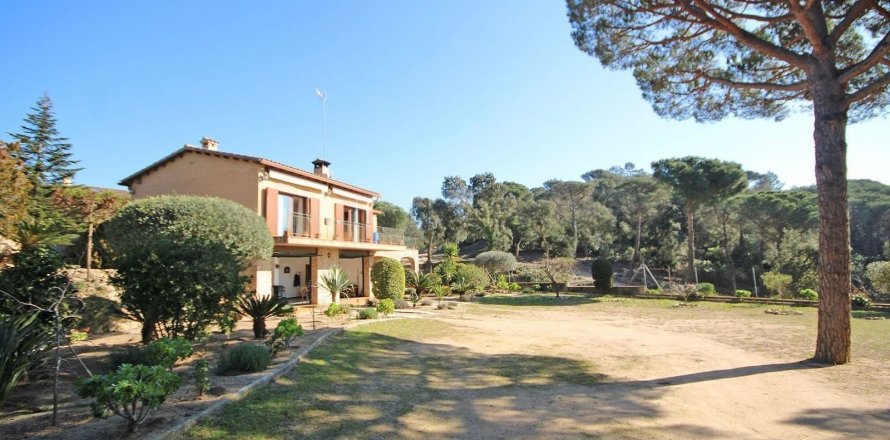 Dom w Lloret de Mar, Girona, Hiszpania 4 sypialnie, 350 mkw. nr 168484