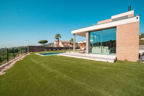 Продажа дома в Кабрильс, Барселона, Испания 4 спальни, 350м2 №168480 - фото 24