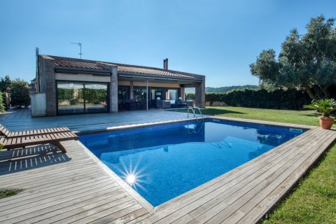 Продажа дома в Сант-Фелиу-де-Гиксолс, Герона, Испания 4 спальни, 380м2 №168483 - фото 2