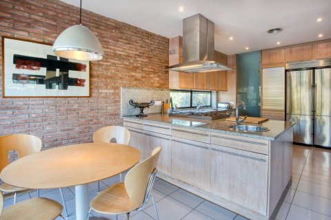 Продажа дома в Сант-Фелиу-де-Гиксолс, Герона, Испания 4 спальни, 380м2 №168483 - фото 13