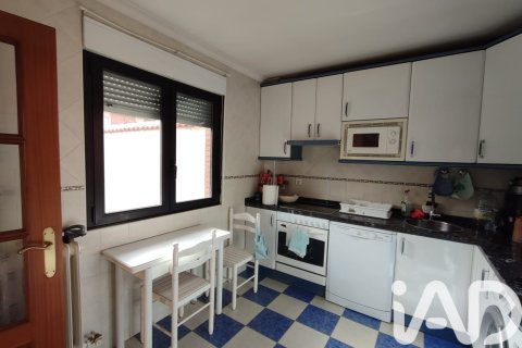 Duplex for sale in Astorga, Leon, Spain 2 bedrooms, 118 sq.m. No. 185143 - photo 10