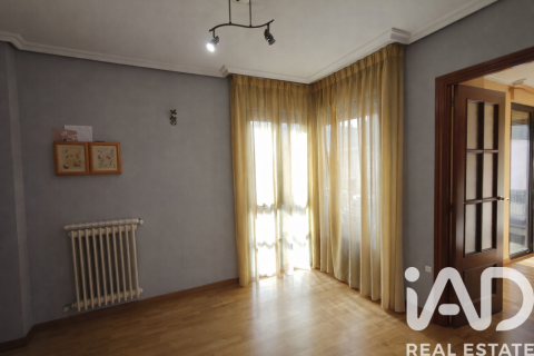 Duplex for sale in Astorga, Leon, Spain 2 bedrooms, 118 sq.m. No. 185143 - photo 5