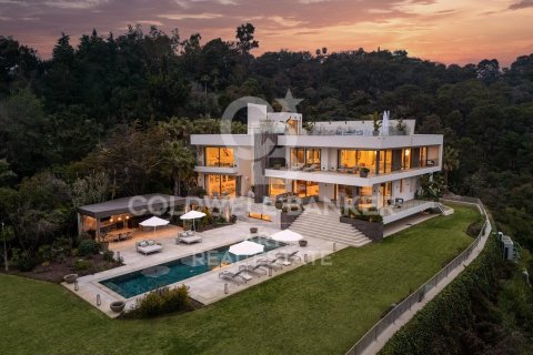 Willa w Benahavis, Malaga, Hiszpania 6 sypialni, 958 mkw. nr 157628 – zdjęcie 1