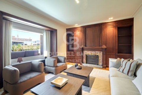 Kattohuoneisto Barcelona, Espanja 4 makuuhuonetta, 440 m2 No. 178384
