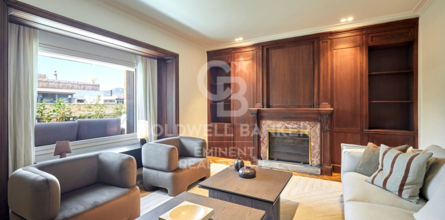 Kattohuoneisto Barcelona, Espanja 4 makuuhuonetta, 440 m2 No. 178384