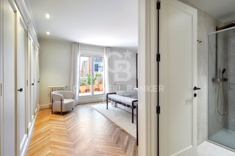 Kattohuoneisto myytävänä Barcelona, Espanja, 4 makuuhuonetta, 440 m2 No. 178384 - kuva 23