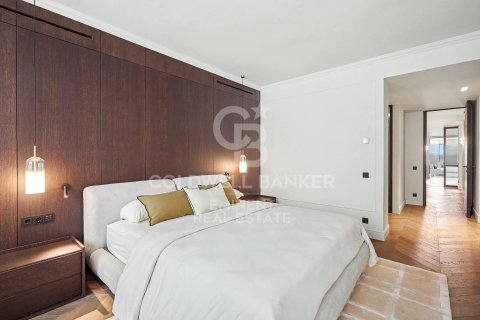 Lägenhet till salu i Barcelona, Spanien 3 sovrum, 230 kvm. Nr. 178383 - foto 28