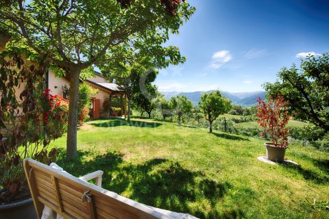 Talo Espanja 4 makuuhuonetta, 300 m2 No. 178387