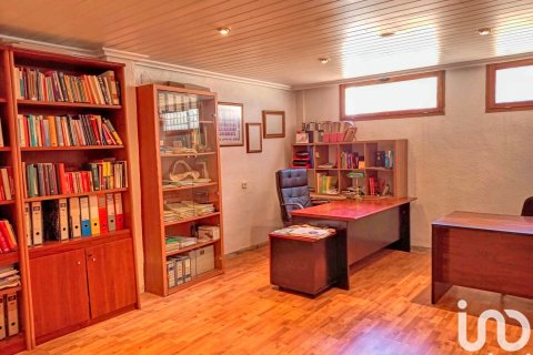 Hus till salu i San Vicente del Raspeig, Alicante, Spanien 6 sovrum, 345 kvm. Nr. 154242 - foto 17