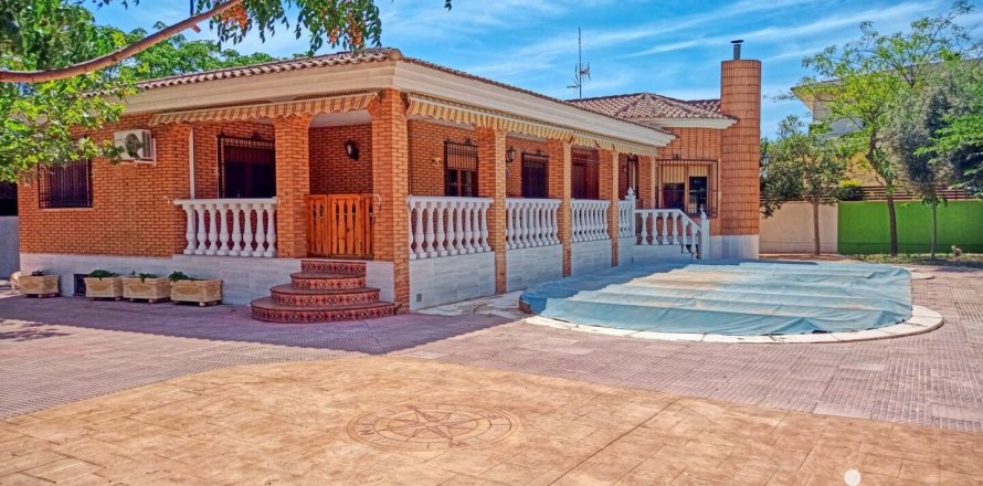 Hus i San Vicente del Raspeig, Alicante, Spanien 6 sovrum, 345 kvm. Nr. 154242